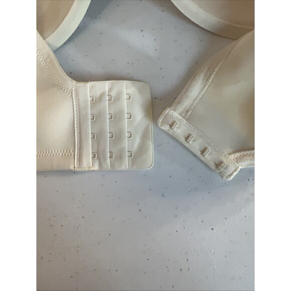 Vanity Fair 44D Women's Full Figure Beauty Back Smoothing Bra Ivory NWT 78493 - Picture 6 of 7